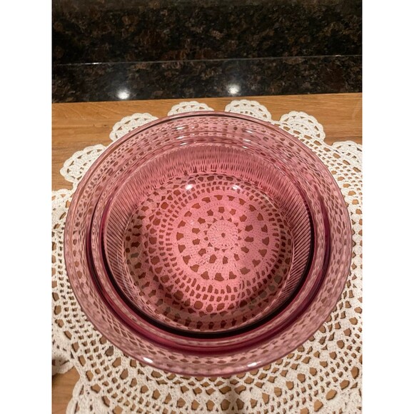 VINTAGE cranberry Corning Ware Vision casserole dish - Picture 5 of 7